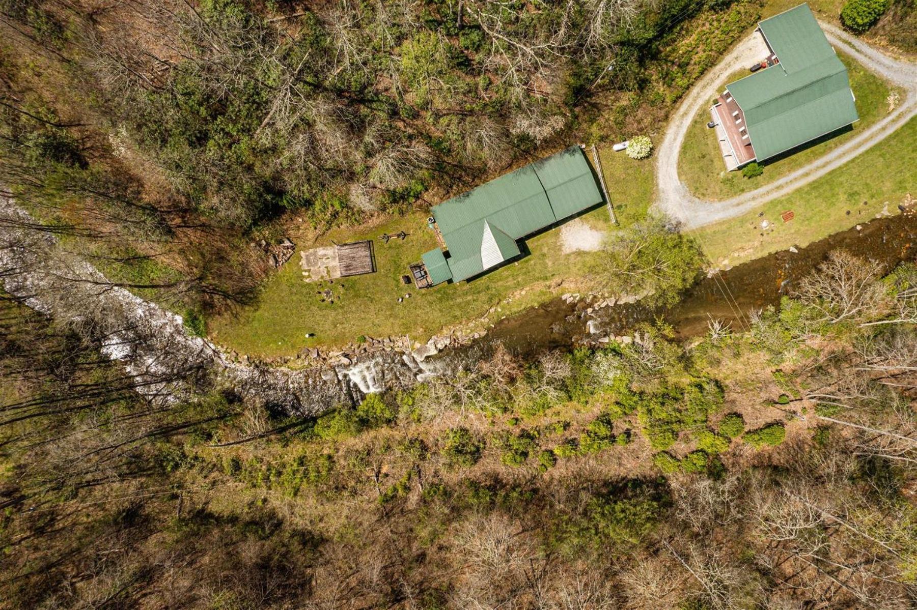 ブライソン・シティ Waterfall Hideawayヴィラ エクステリア 写真