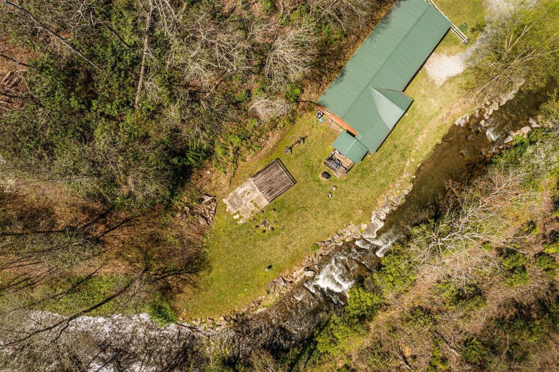 ブライソン・シティ Waterfall Hideawayヴィラ エクステリア 写真