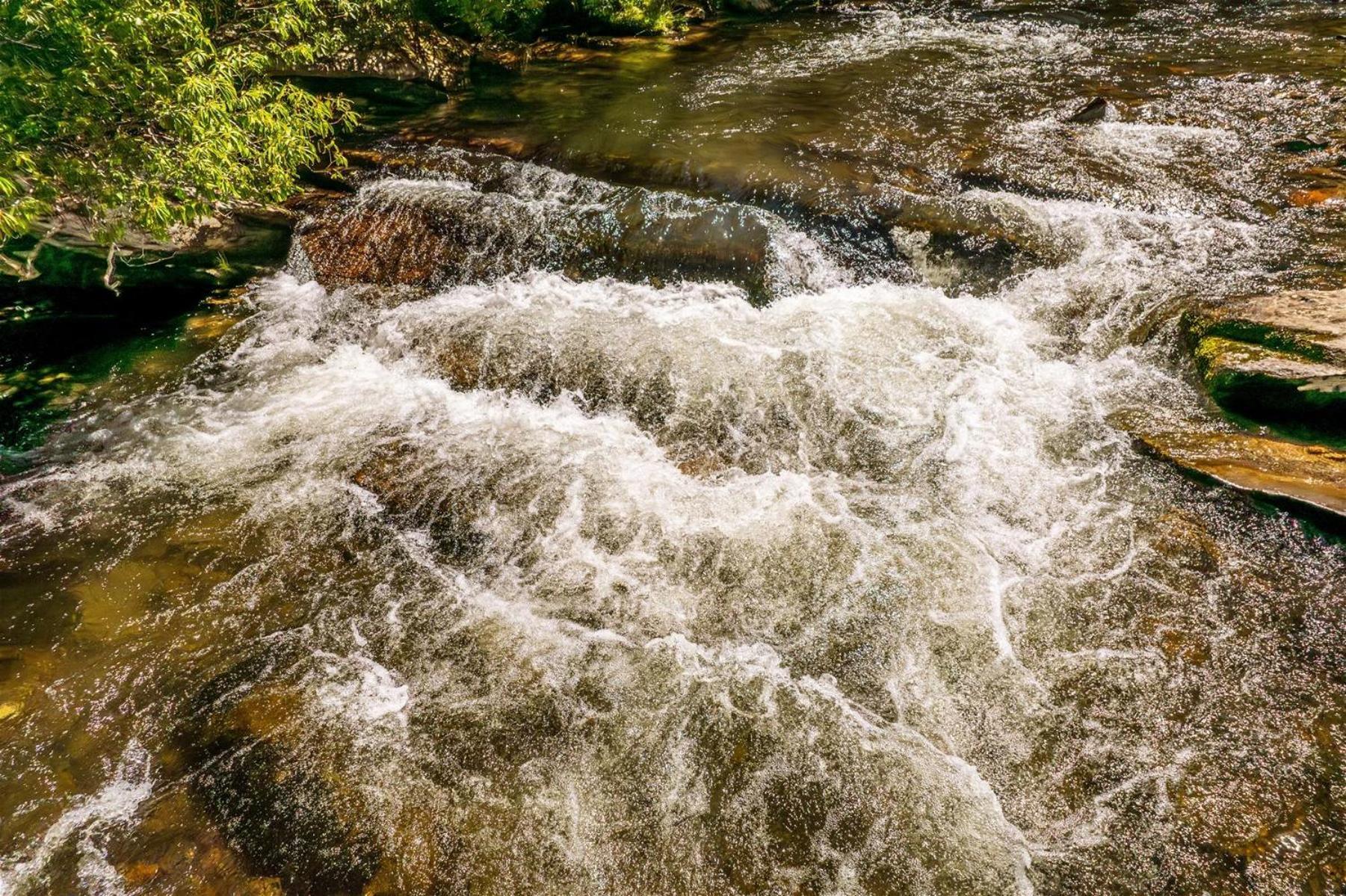 ブライソン・シティ Waterfall Hideawayヴィラ エクステリア 写真